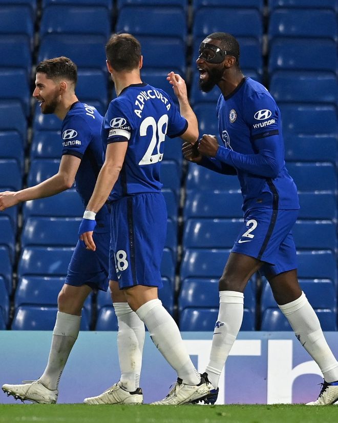 建队基石！武磊、颜骏凌等7人随海港四夺中超冠军