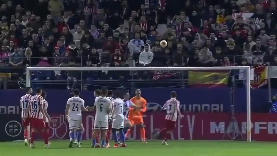 梅里诺vs布伦特福德全场数据：传射独造两球，贡献4次抢断