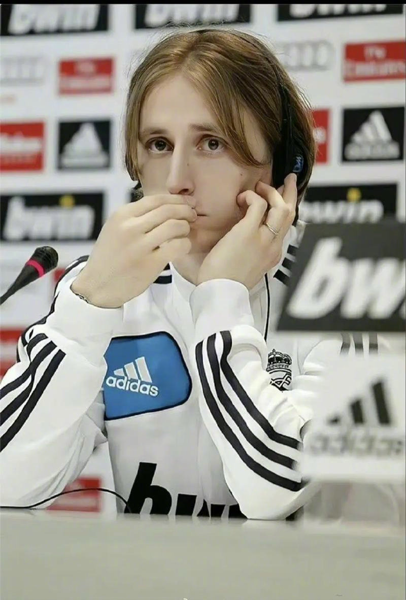 体育博弈：解析“世界波（远射）进球”在概率统计中的随机性陷阱。（从体育博弈视角解读世界波（远射）进球：概率统计中的随机性误区）